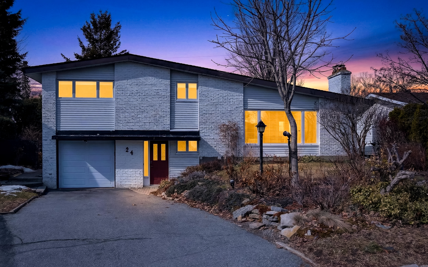 Home 24HarloweCres 1 - Home